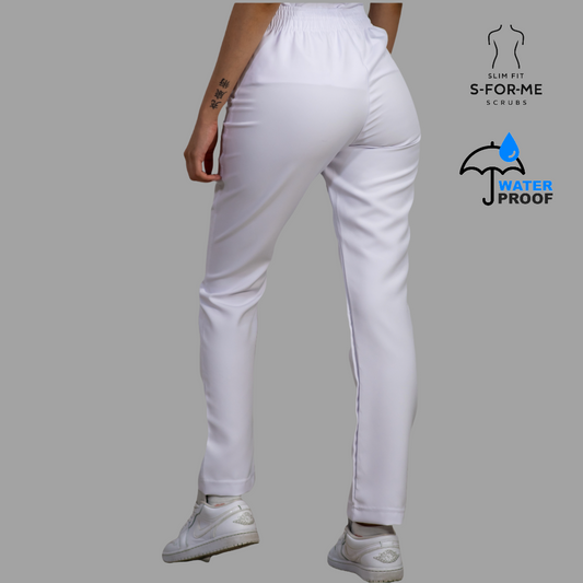 Pantalón clínico blanco mujer stretch antifluido vista posterior con pretina elástica