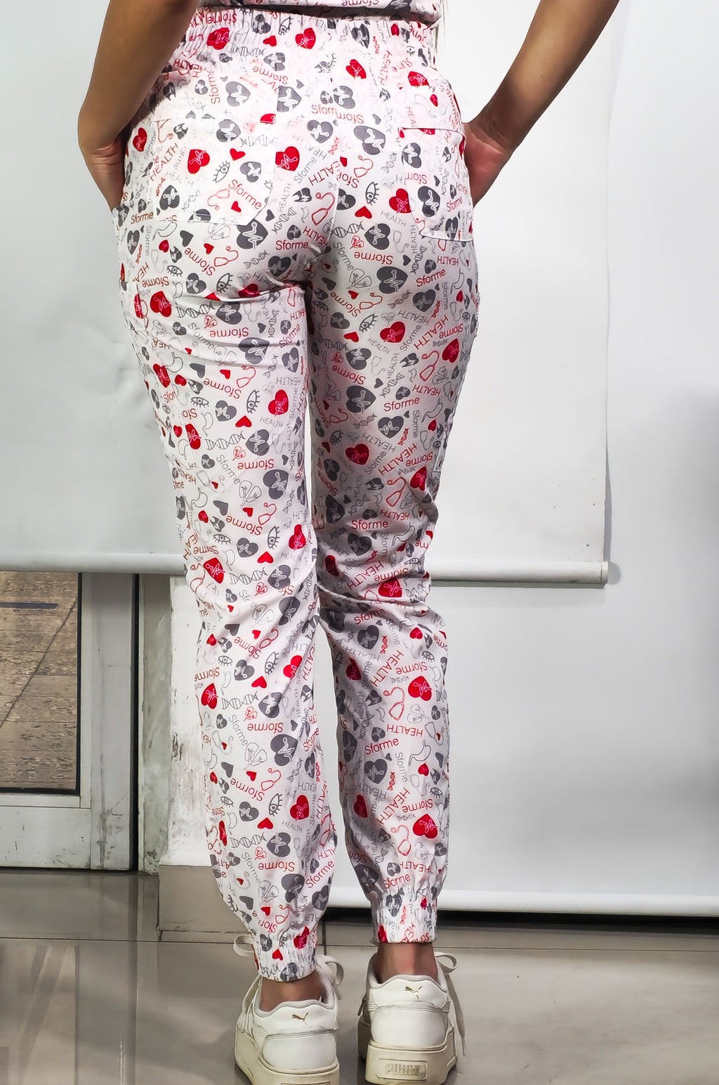 Jogger de Scrubs 6 bolsas SFORME HEALTH RED mujer F.W