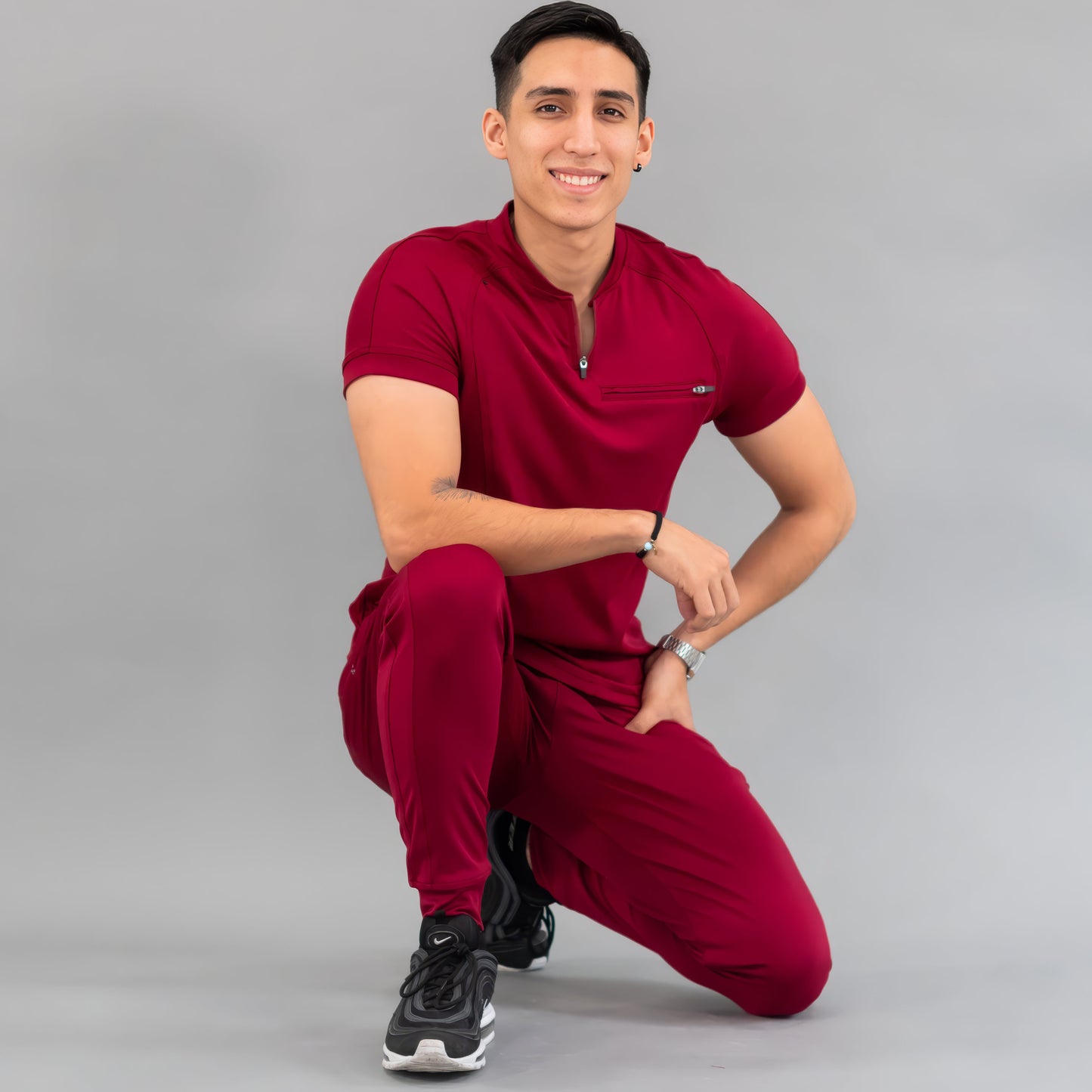 Conjunto Quirúrgico Super Stretch Hombre – Estilo 920 Vino
