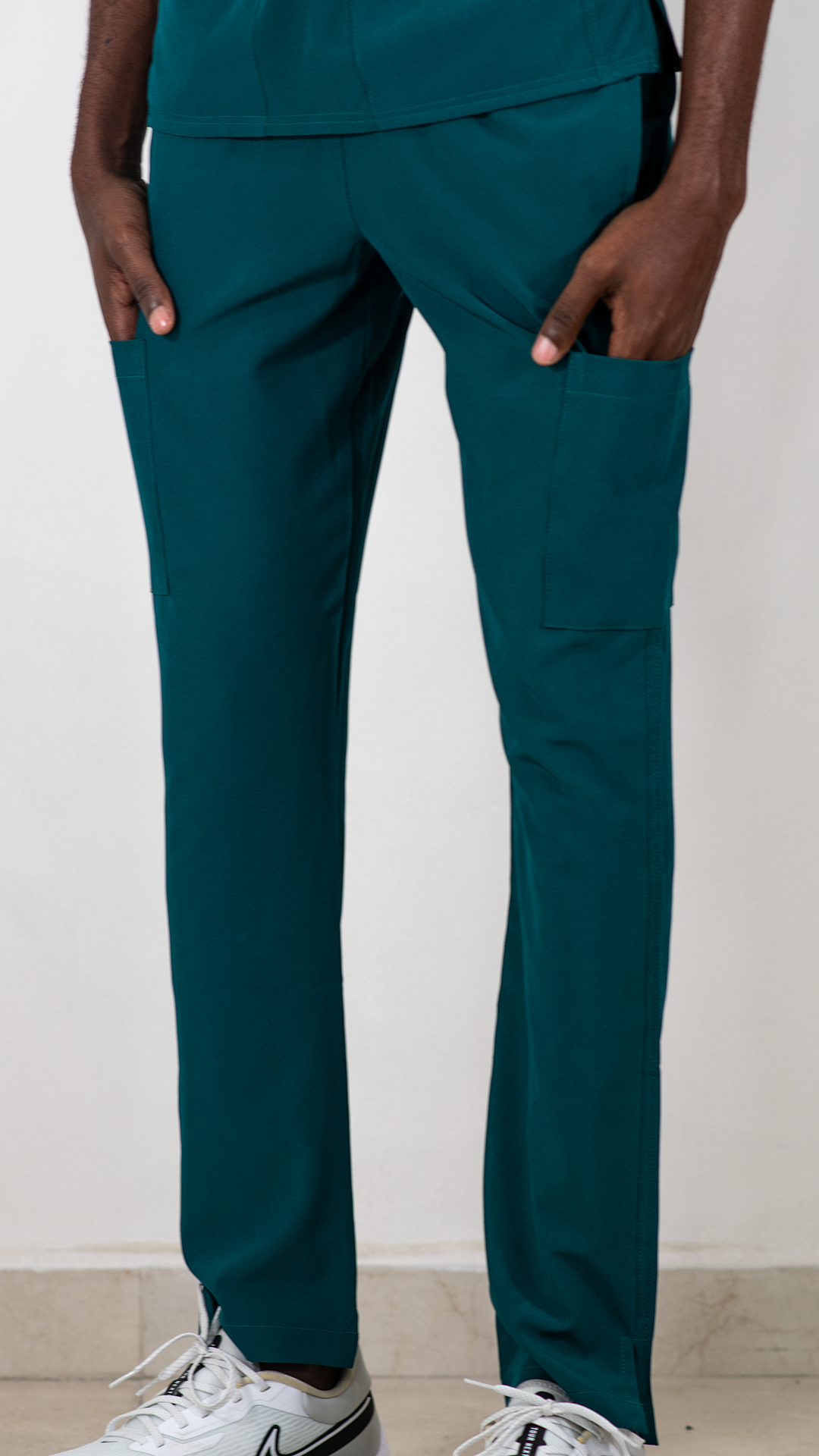 Pantalon Quirurgico Hombre 5 Bolsas Verde Botella F.W