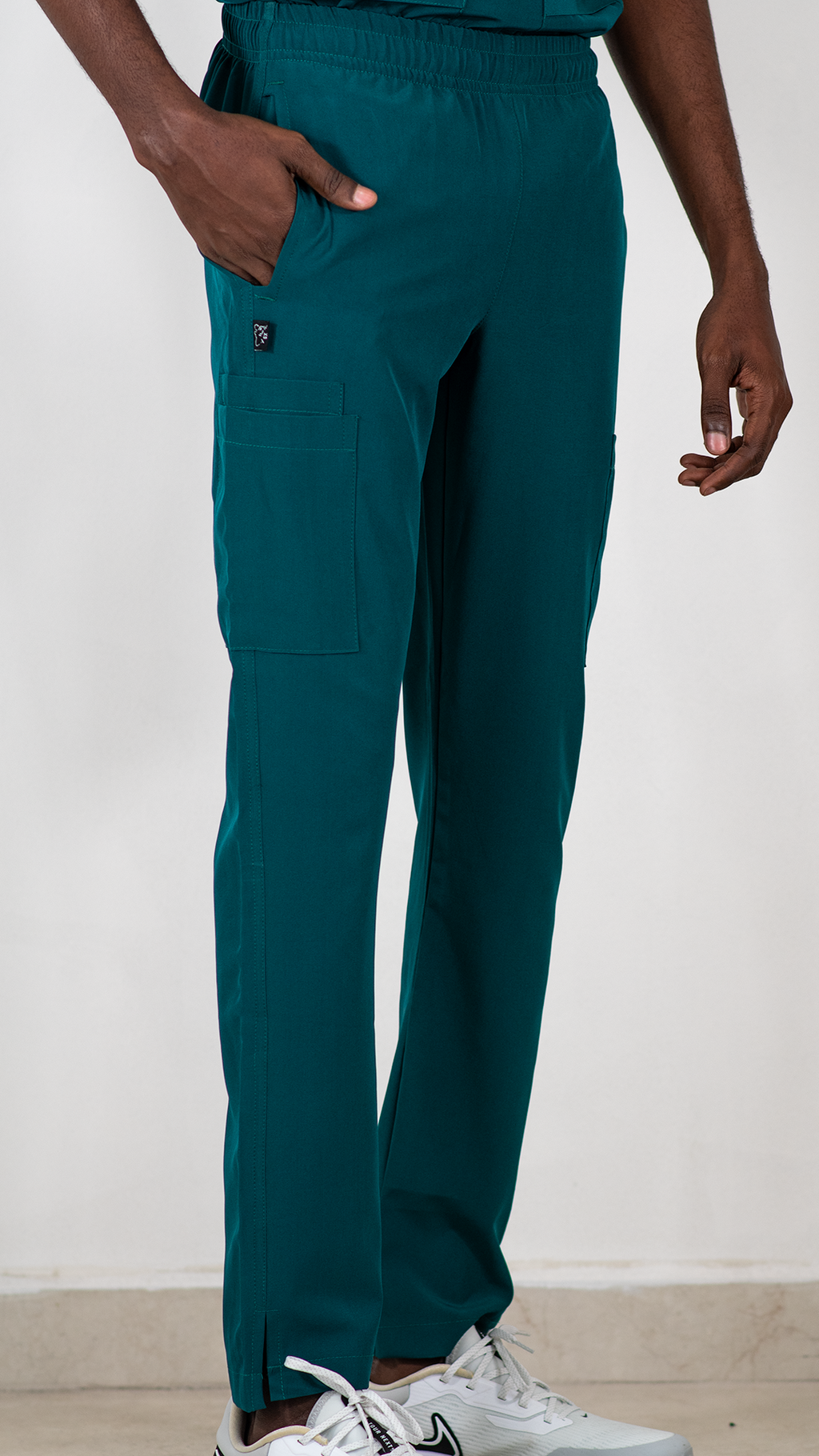 Pantalon Quirurgico Hombre 5 Bolsas Verde Botella F.W