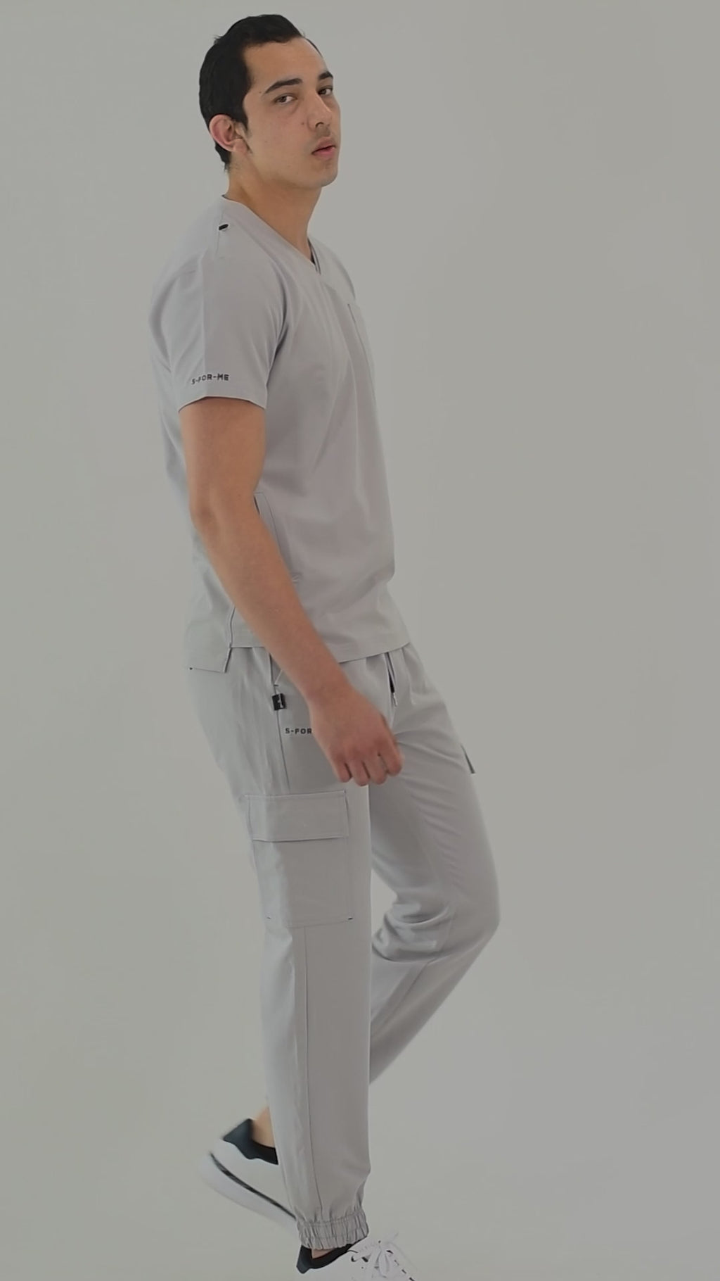 Conjunto Quirúrgico Antifluido Hombre – Estilo 300 Gris Perla